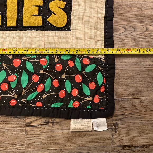 Mary Engelbreit Vintage Detailed Stitched "Chair of Bowlies" Baby Child Quilt - Picture 7 of 7